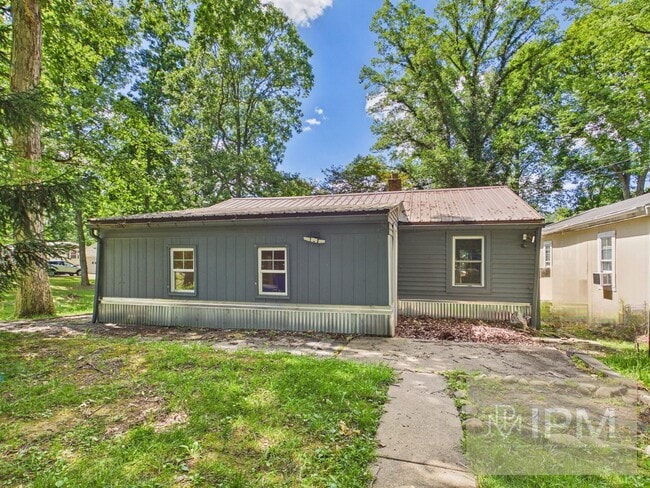 Building Photo - 2451 Log Cabin Rd