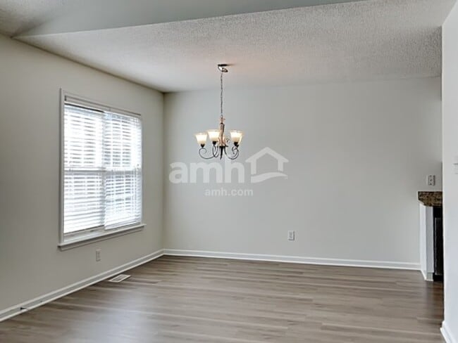 135 Kentucky Derby Dr