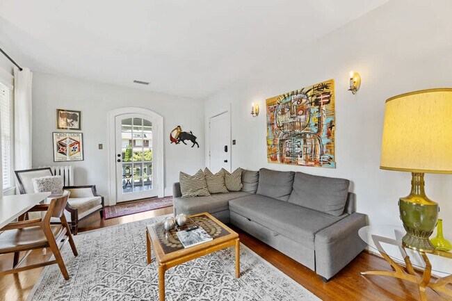 Building Photo - 536 Hawthorne Ln Unit FL2-ID1331063P