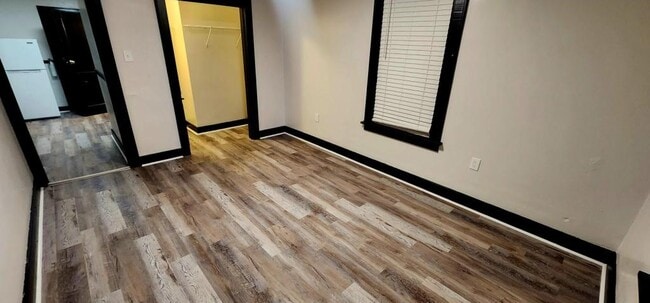 Photo - 949 Maple Ave