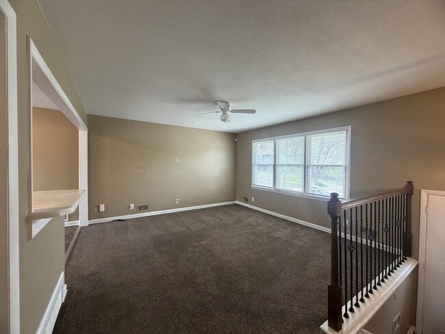 Photo - 5035 Overton Ave