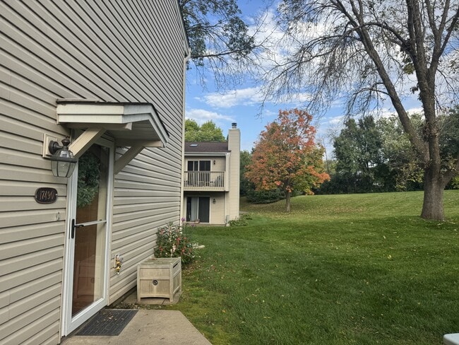 Building Photo - 17490 Pond Cir