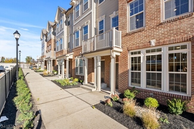 Photo - 39 Robeson St