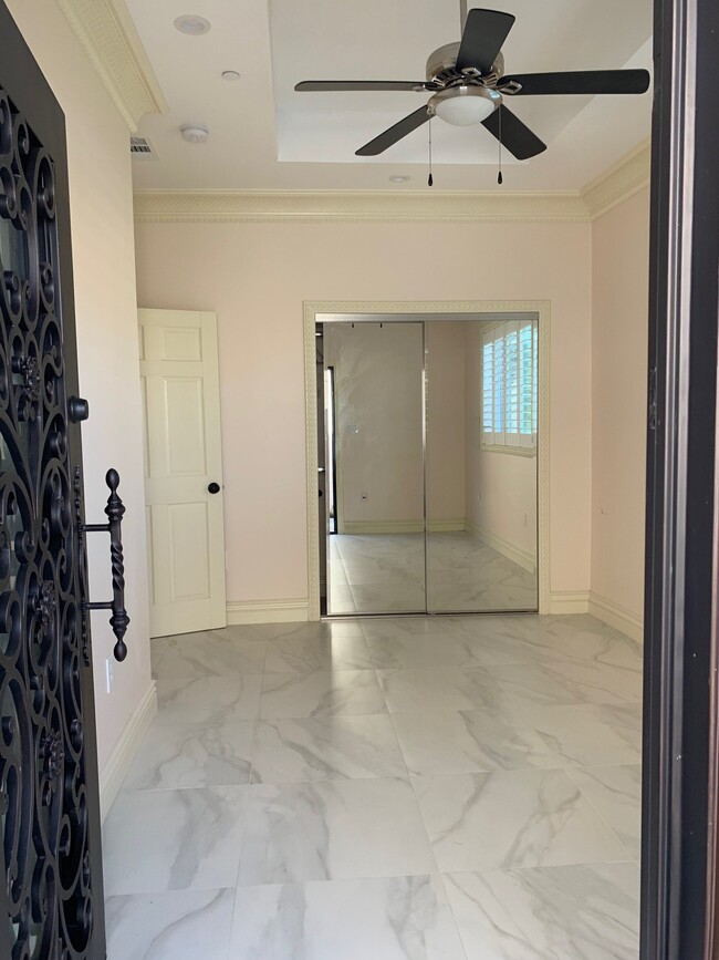 Photo - 1010 S Elliott Pl