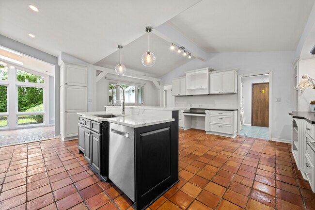 Photo - 1161 Winwood Dr