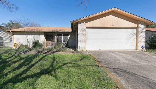 Building Photo - 5207 Tom Stafford Dr