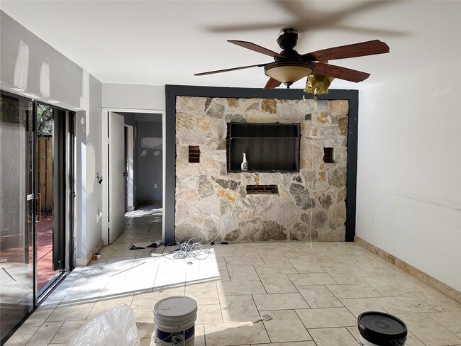 Photo - 1700 Embassy Dr Unit 402