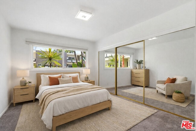 Photo - 1233 Laurel Ave Unidad 109