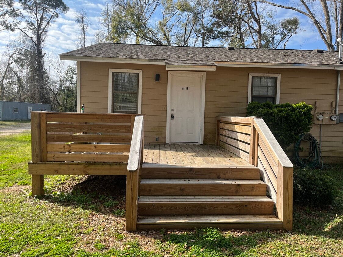 Entrance - 6740 Apalachee Pky (Tallahassee, FL)