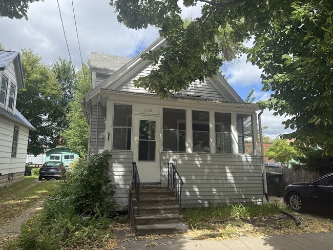 Building Photo - 1330 Dewey Ct Rental
