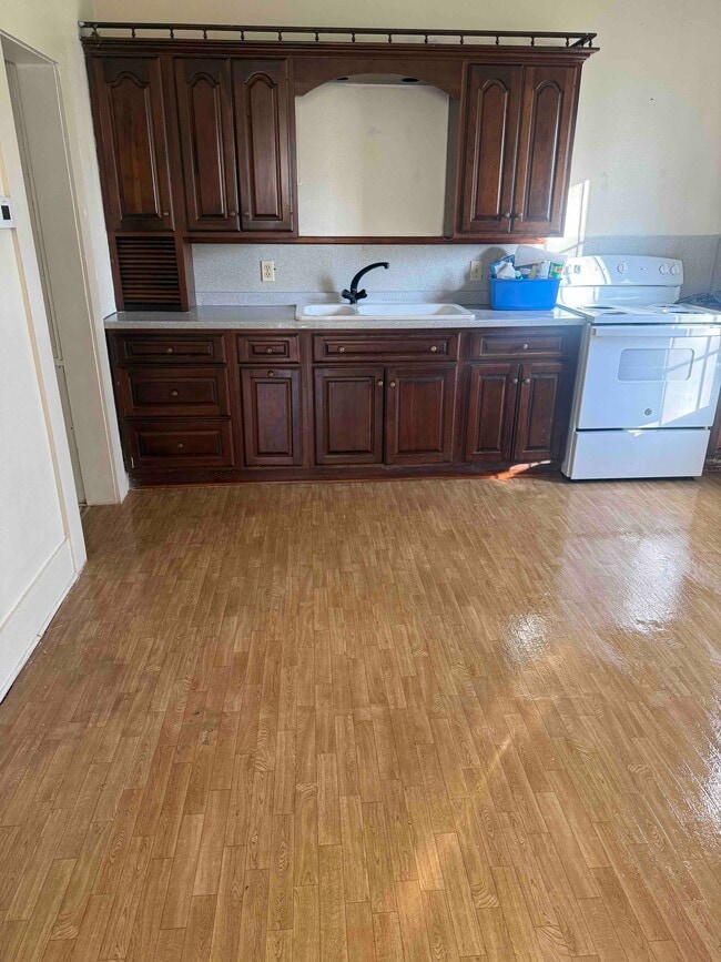 Photo - 203 E Rhodes Ave Unit 203 Rhodes Ave