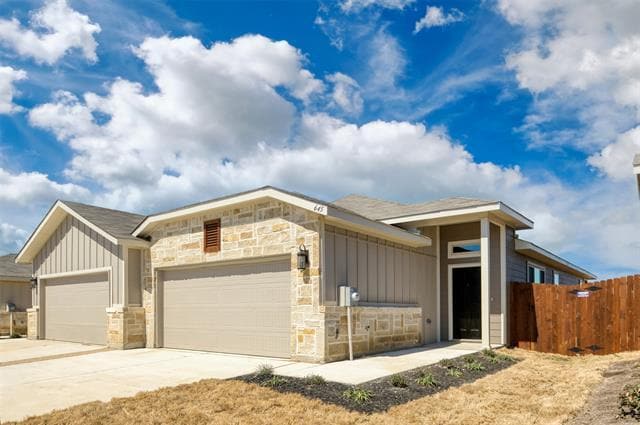 Building Photo - 645 Fallow Dr