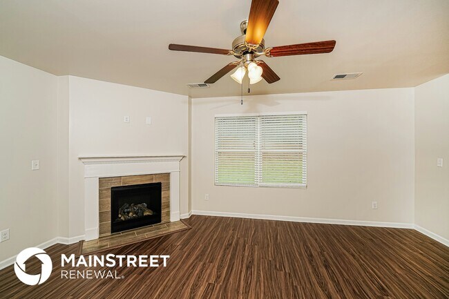 Photo - 180 Belmont Way