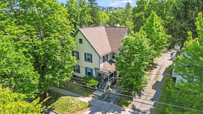 409 S Aurora St