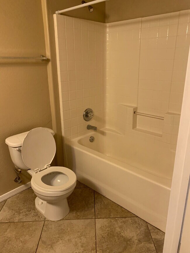 Photo - "Charming 2-Bed, 2-Bath Gem in Prime Phoenix Location with 900 Sq Ft of Comfort!" Unit 119