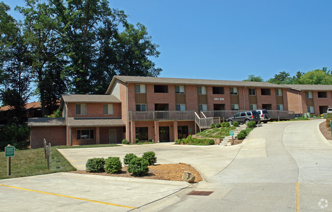 Garden Park Apartments - Garden Park Apartments