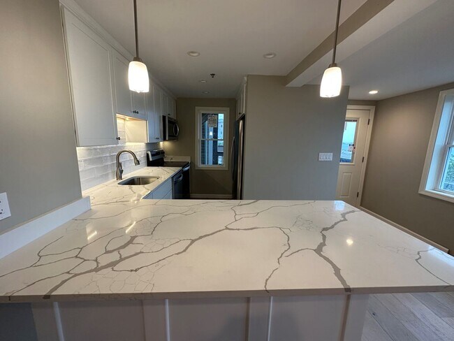 Photo - Water Views! On the Beach - In unit Free Laundry - New Renovation! Unidad 22A