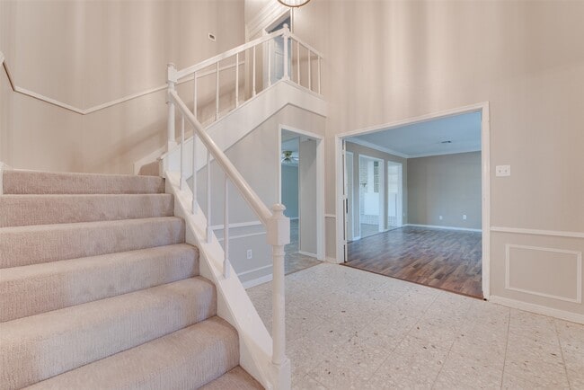 Photo - 5019 Oak Shadows Dr