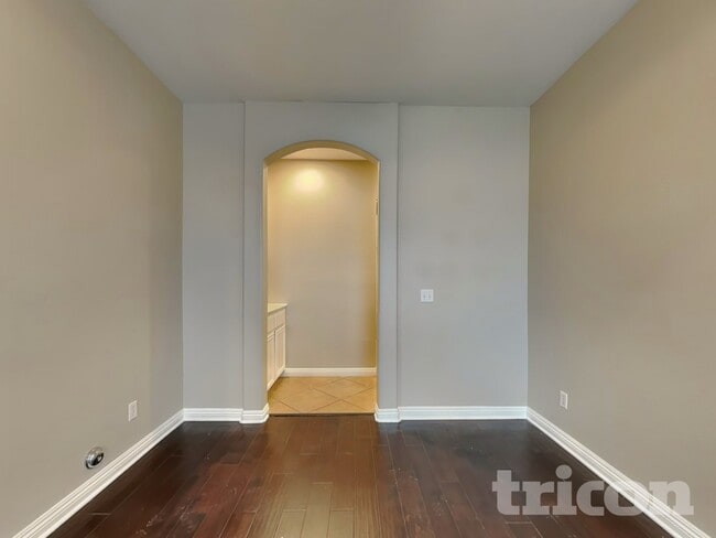 Photo - 5741 Spice St