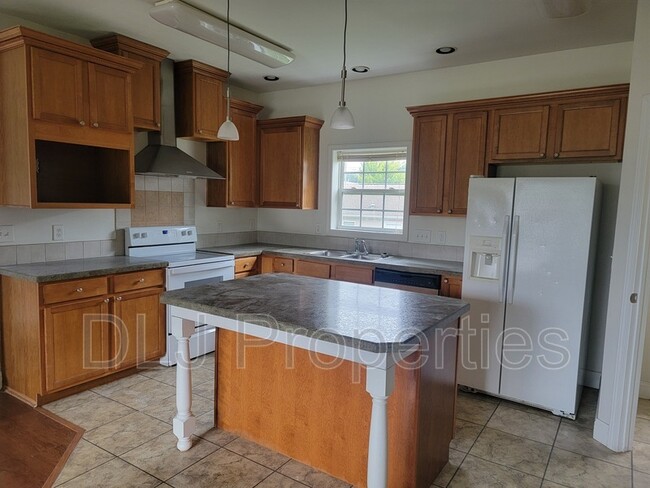Photo - 1002 Milldale Square Rd House
