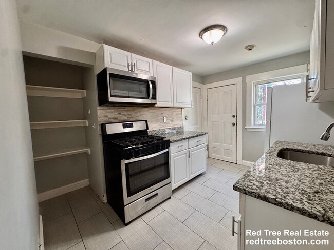 4907 Washington St Unit 1R
