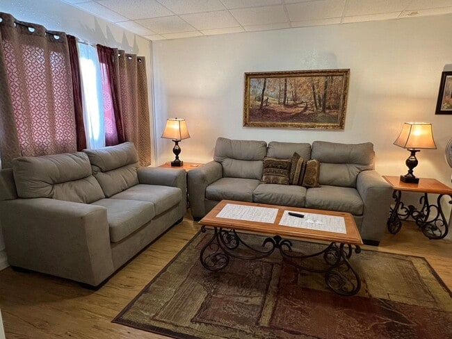 Building Photo - Fully FURNISHED Temporary, Extended Stay or Vacation Rental Unit 1