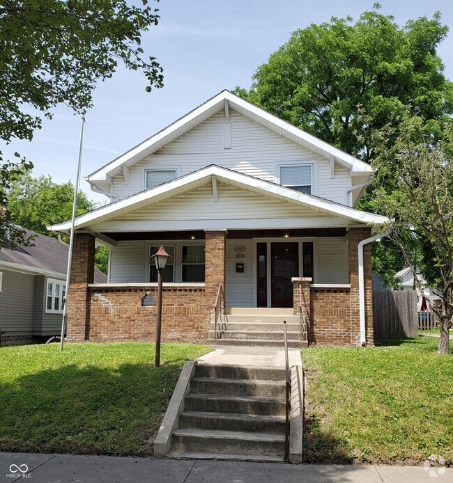 Building Photo - 404 N Riley Ave Rental