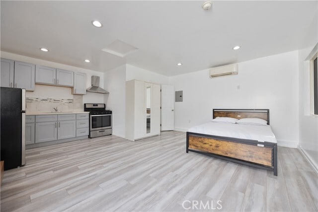 Photo - 19140 Hartland St