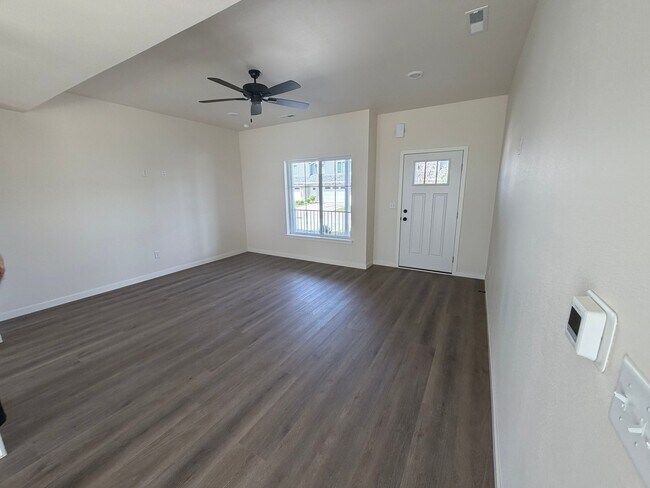 Photo - 1648 Aspen Ct