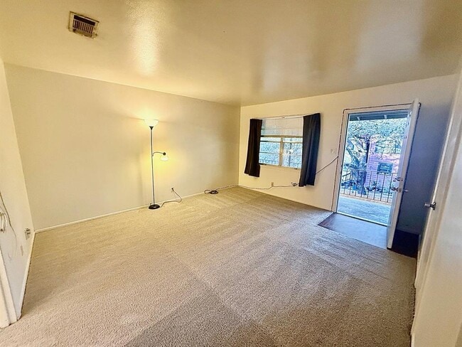 Photo - 2411 S 5th St Unidad 6