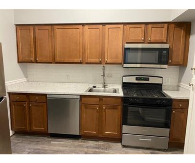 Photo - 833 N Fulton Ave Unidad 1F Available W/Bath $900