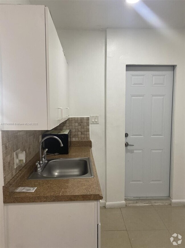 Building Photo - 2141 N 58th Ave Rental