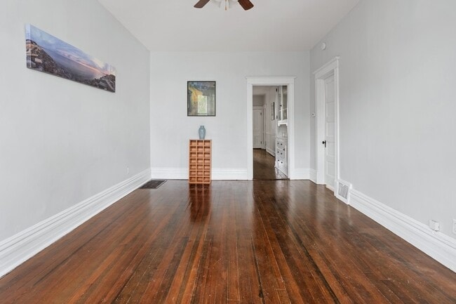 Photo - 1529 W Nelson St Unit 1f