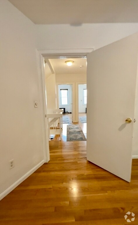 Building Photo - 12 Follen St Unit A Rental