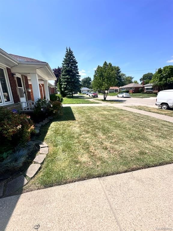 Photo - 18028 Empire Ave