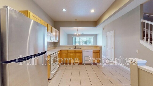 Photo - 8331 72nd St E
