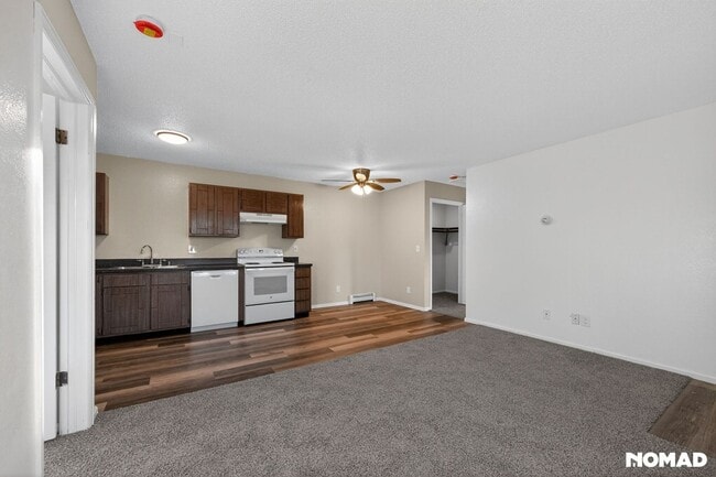 Photo - 820 Stone Mountain Ct