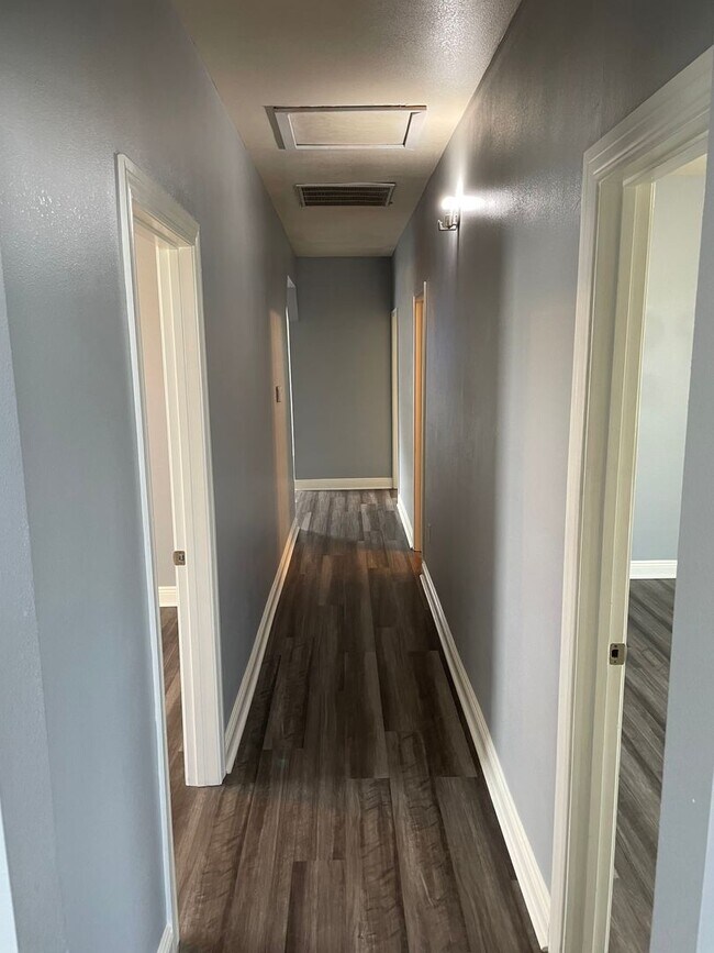 Photo - 4BD/2BA in the heart of MidCity w/ Off Street Parking and Laundry in Unit