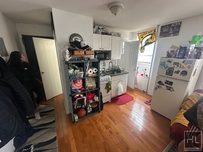 Photo - 35 STREET Unit 3B