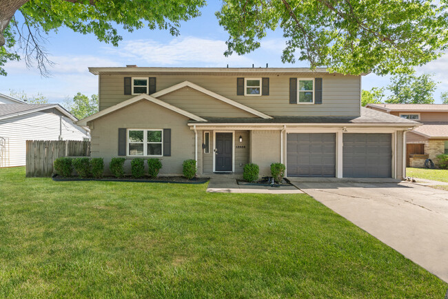 Photo - 13036 Glenside Dr House