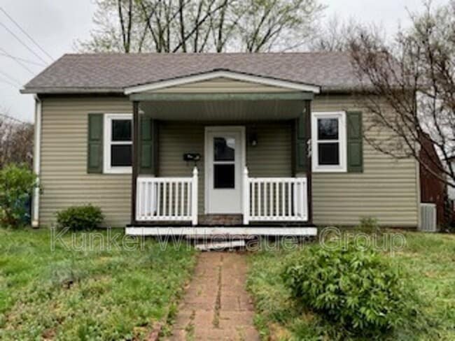 Building Photo - 413 N Center