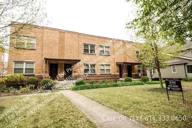 Spacious2 BR townhome with detached garage... - Spacious2 BR townhome with detached garage...