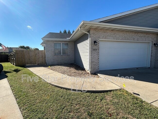 Photo - 1414 School House Ln