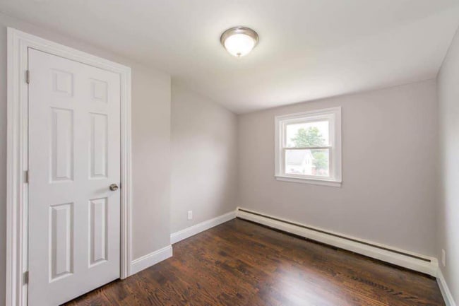 Photo - 160 Hartman Ave Unidad 2