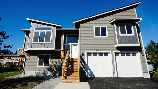 Building Photo - 13315 26th Ct S