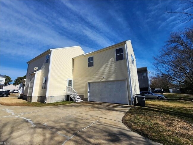 Photo - 23 Regal Way