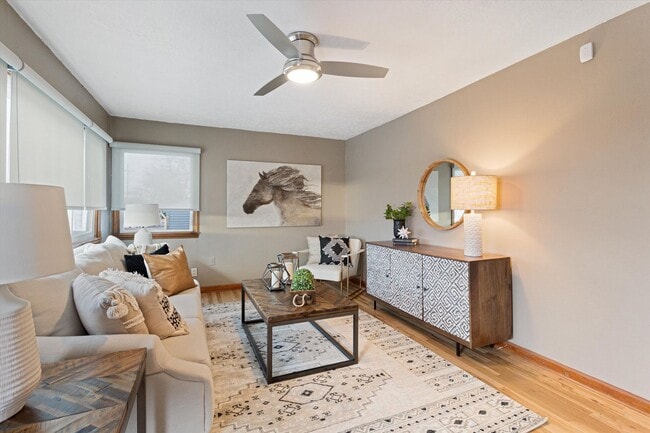 Photo - Gorgeous 2 bedroom 1 bathroom house!