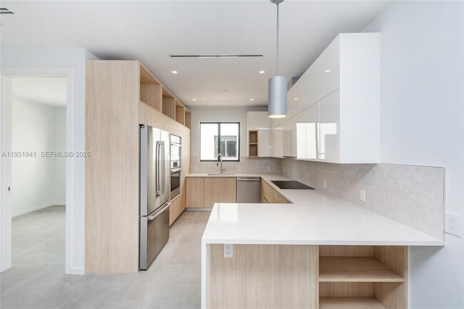 3264 Bird Ave