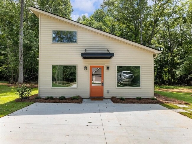 Building Photo - 8083 Beachwood Dr