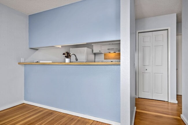 Photo - Beautifully Renovated 1 Bedroom/1 Bath Iao Gardens Condo with Ocean Views!